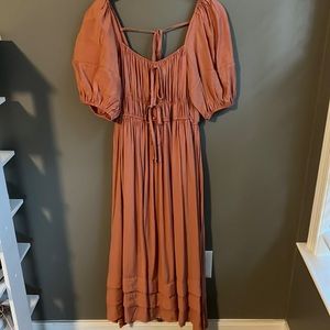 Short Puff Sleeve Midi Dress